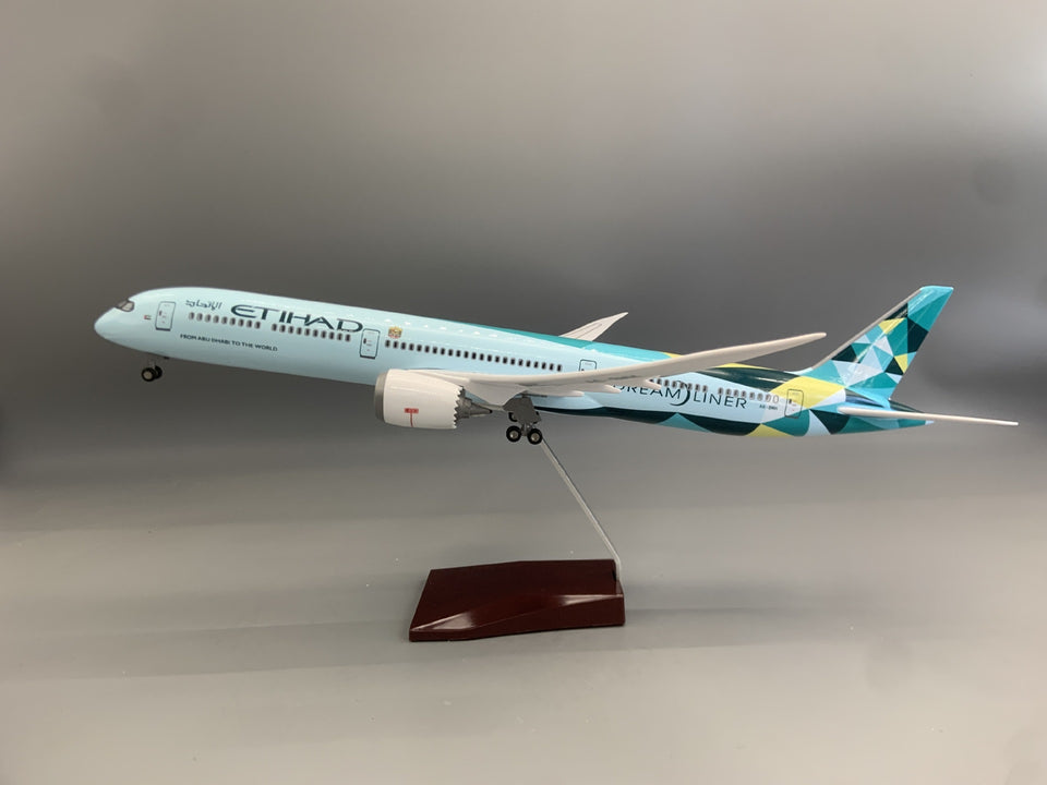 Etihad Boeing 787-10 Special Greenliner 1:145 Scale Model