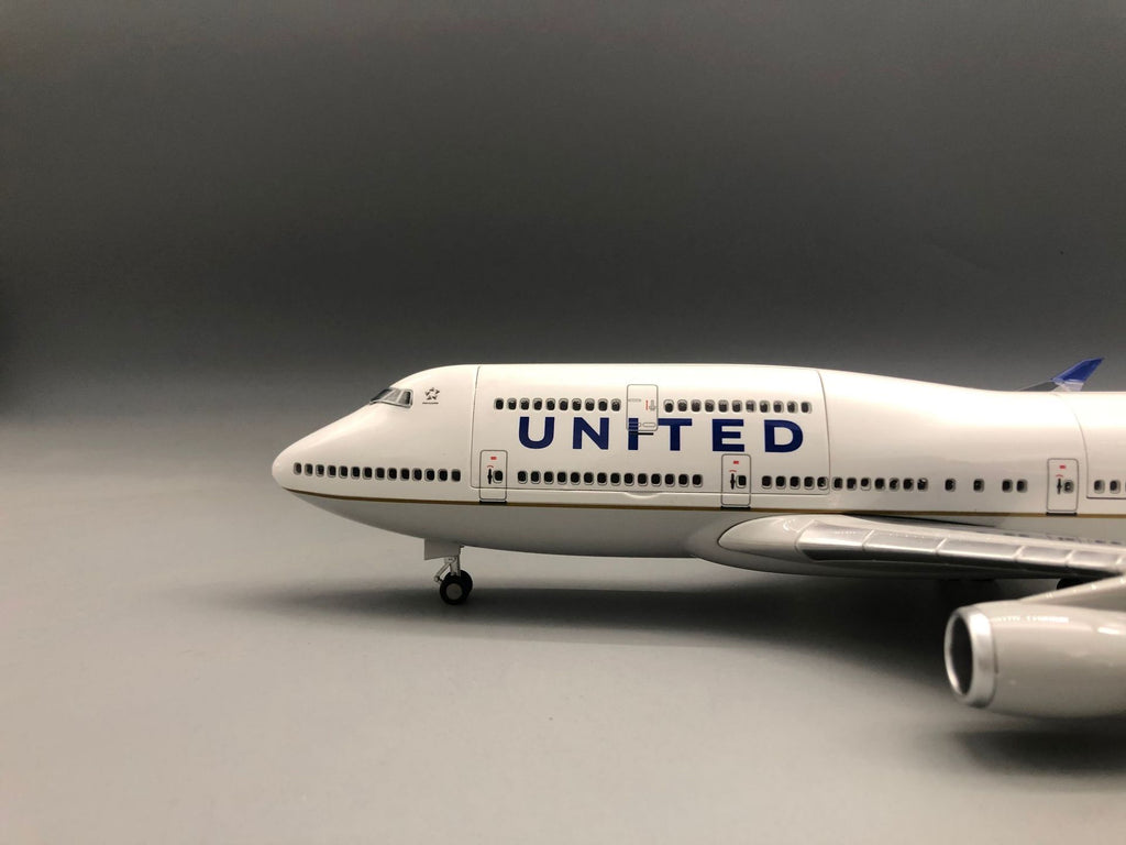 United Airlines Boeing 747 1:150 Scale Model