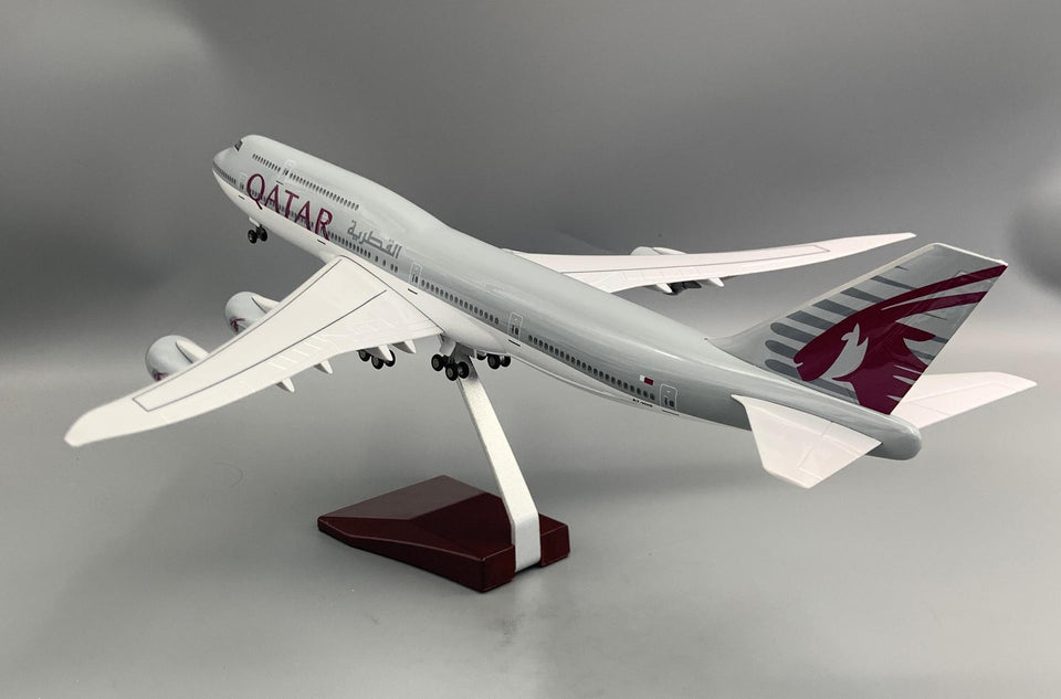 Qatar Airways Boeing 747 Model