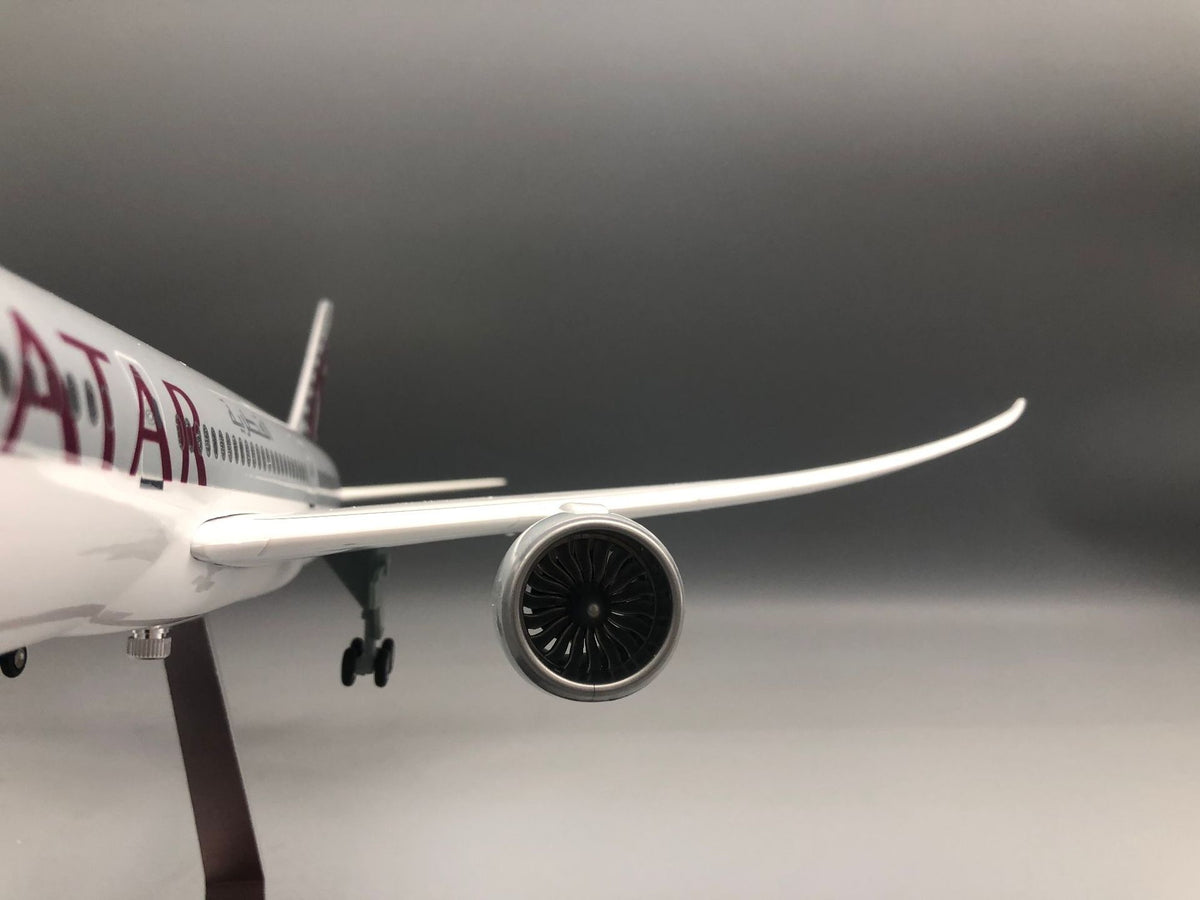 Qatar Airways Boeing 787 1:145 Scale Model