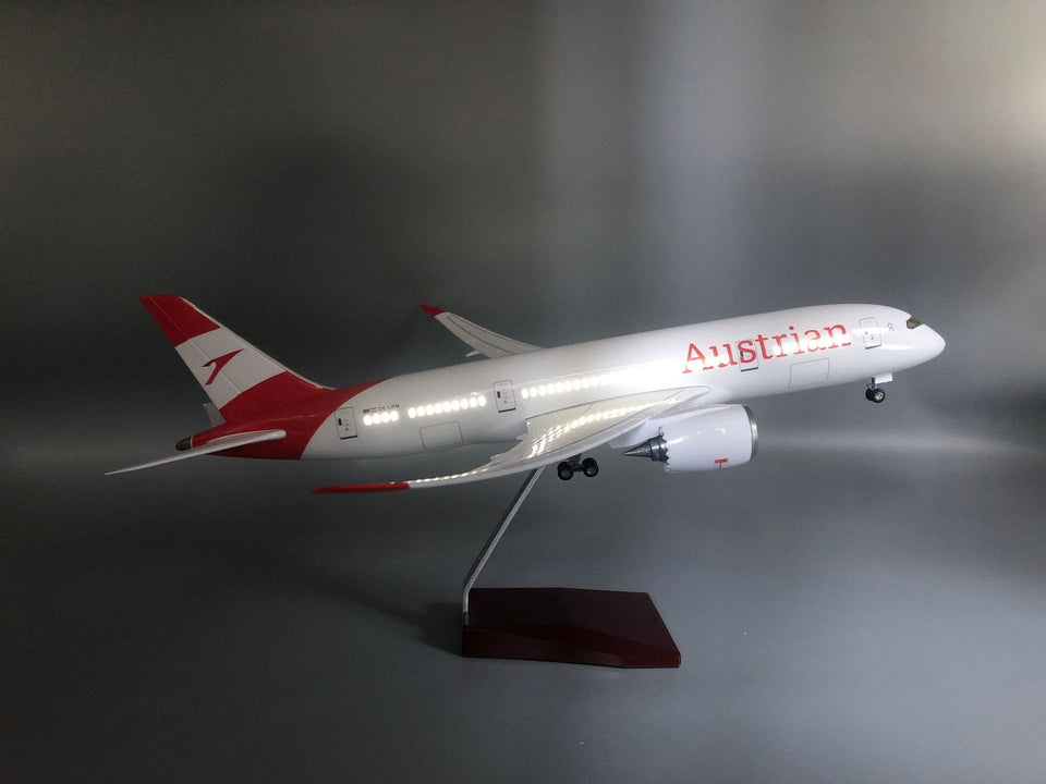 Austrian Boeing 787-9 Special Greenliner 1:145 Scale Model