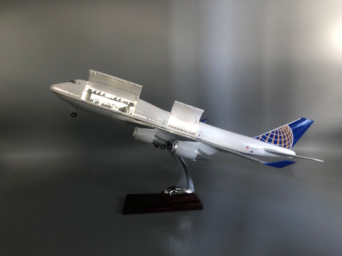 United Airlines Boeing 747 1:150 Scale Model