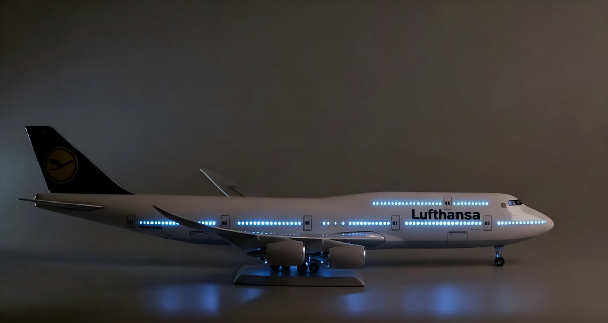 Lufthansa Boeing 747 Model