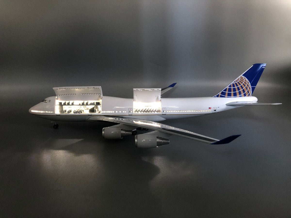 United Airlines Boeing 747 1:150 Scale Model