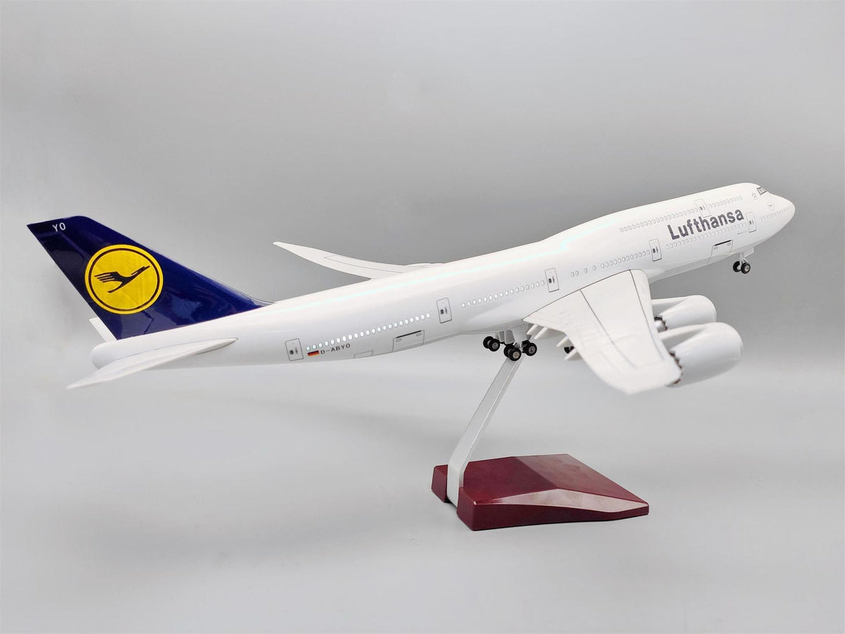 Lufthansa Boeing 747 Model