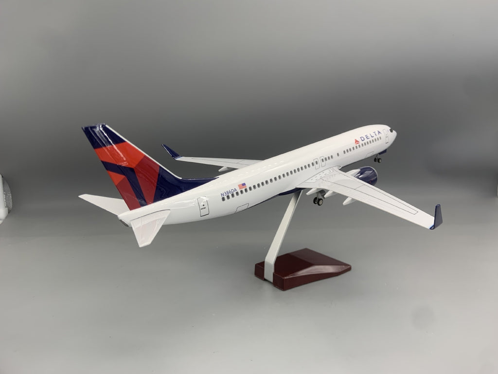 Delta Boeing 737-800 1:85 Scale Model