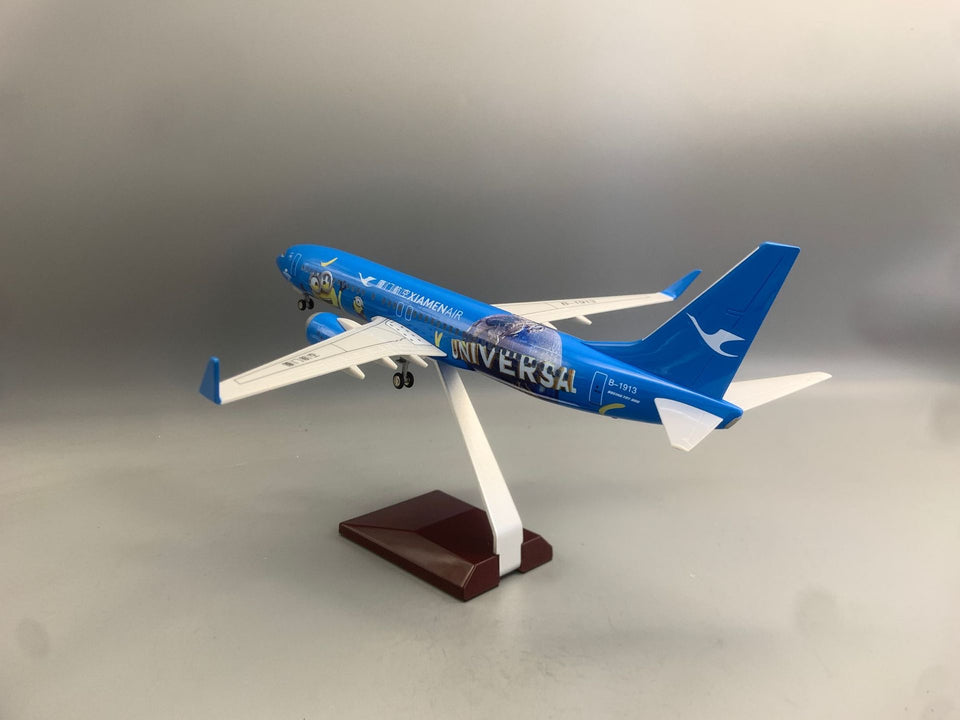 Xiamen Airlines - Universal Minions Boeing 737 1:145 Scale Model