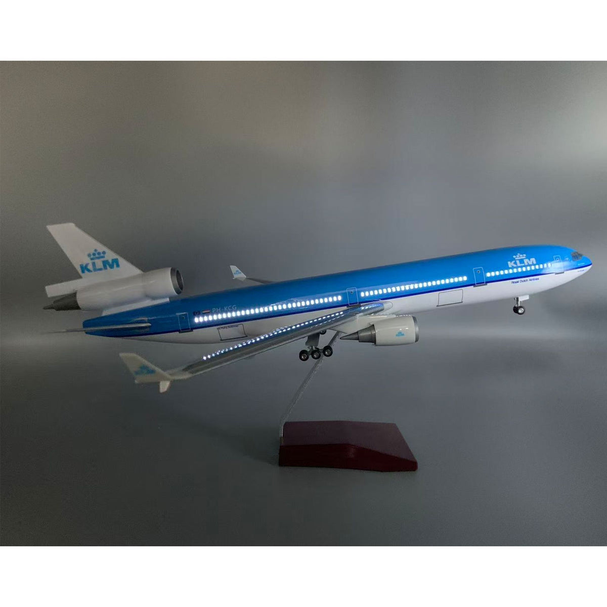 KLM Mcdonnell Douglas MD-11 Scale Model