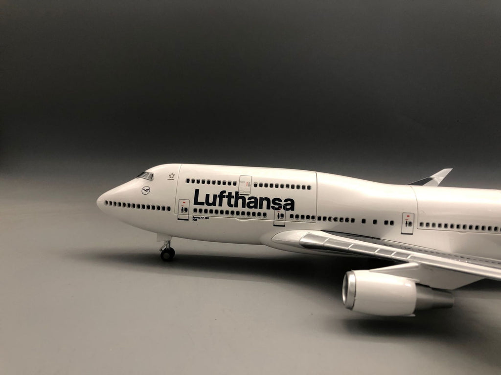 Lufthansa Boeing 747 1:150 Scale Model