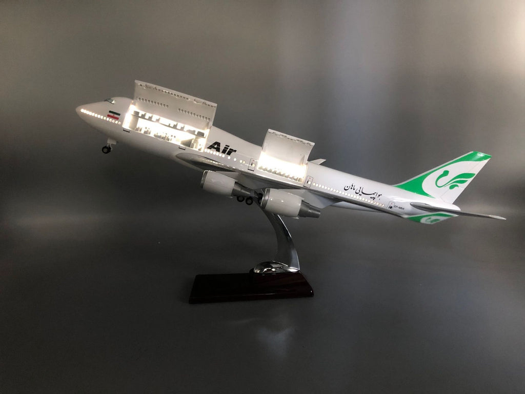 Mahan Air Boeing 747 1:150 Scale Model