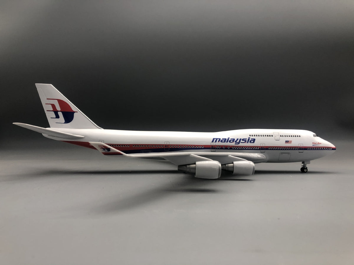 Malaysia Airlines Boeing 747 Model