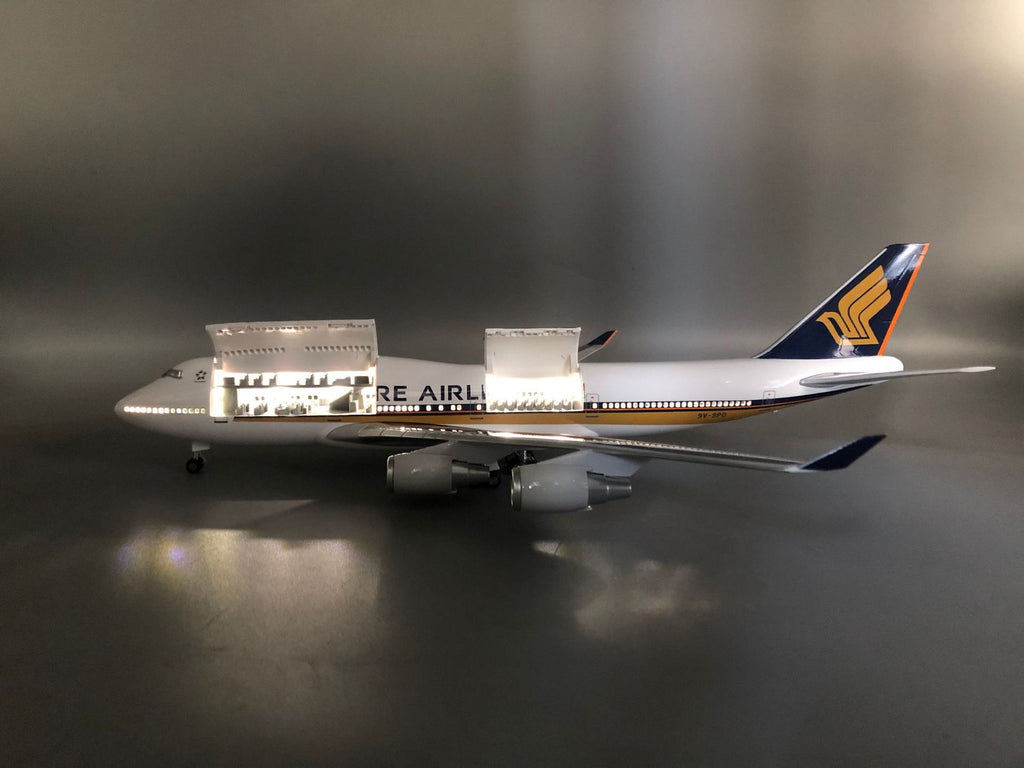 Singapore Airlines Boeing 747 1:150 Scale Model
