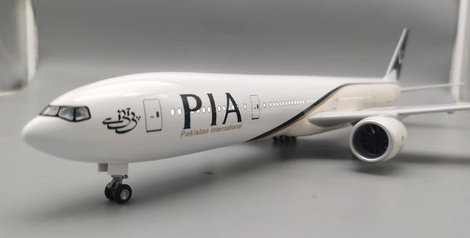 PIA Boeing 777 1:157 Scale Model