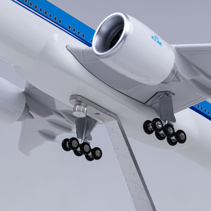 KLM Orange Pride Boeing 777 1:157 Scale Model