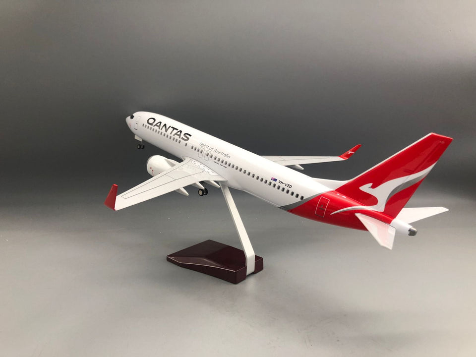 Qantas Boeing 737-800 1:85 Scale Model