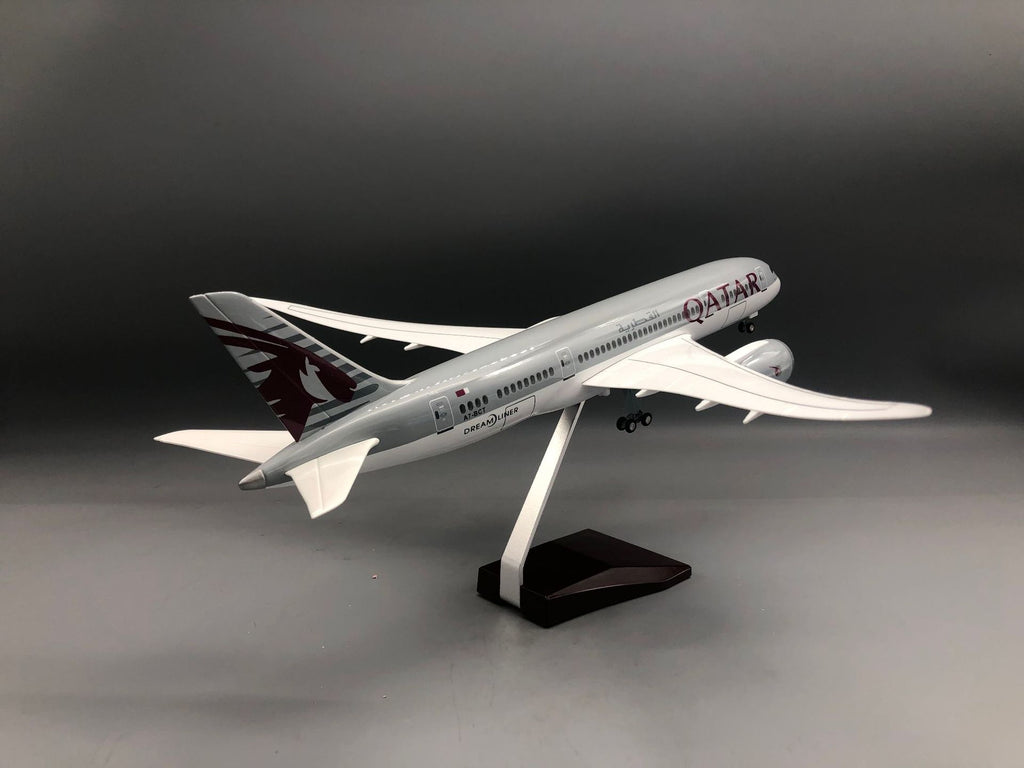 Qatar Airways Boeing 787 1:145 Scale Model