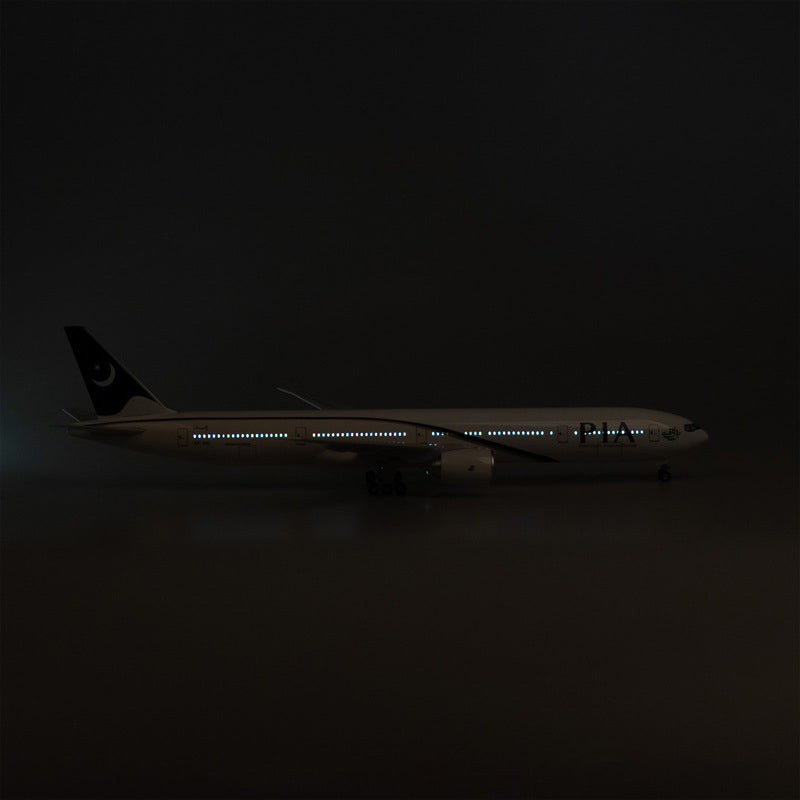 PIA Boeing 777 1:157 Scale Model