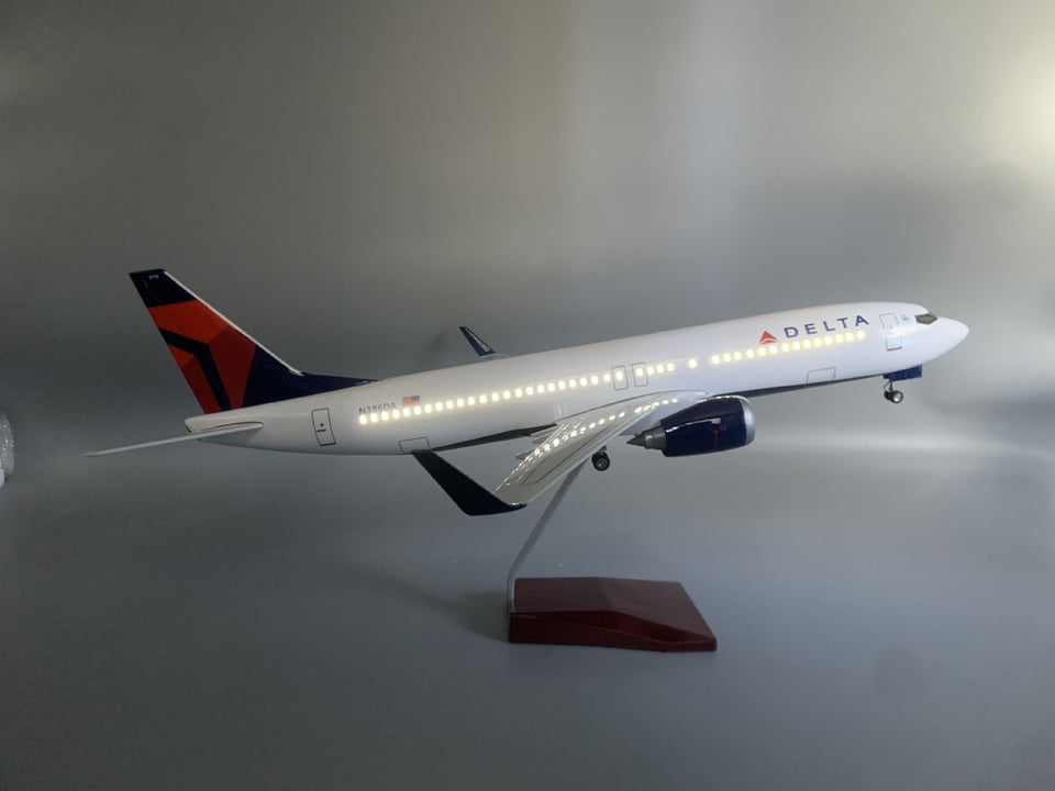Delta Boeing 737-800 1:85 Scale Model
