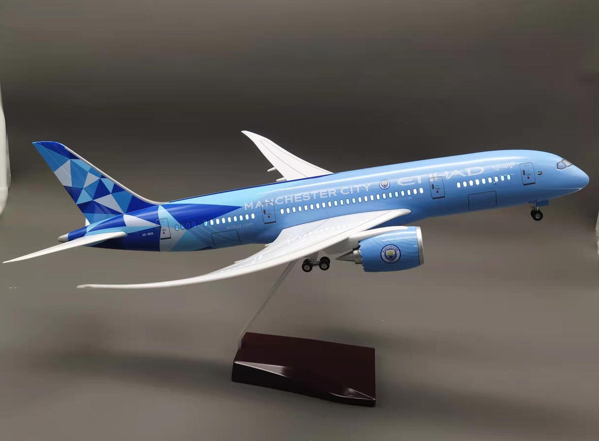 Etihad Manchester City Boeing 787 1:145 Scale Model