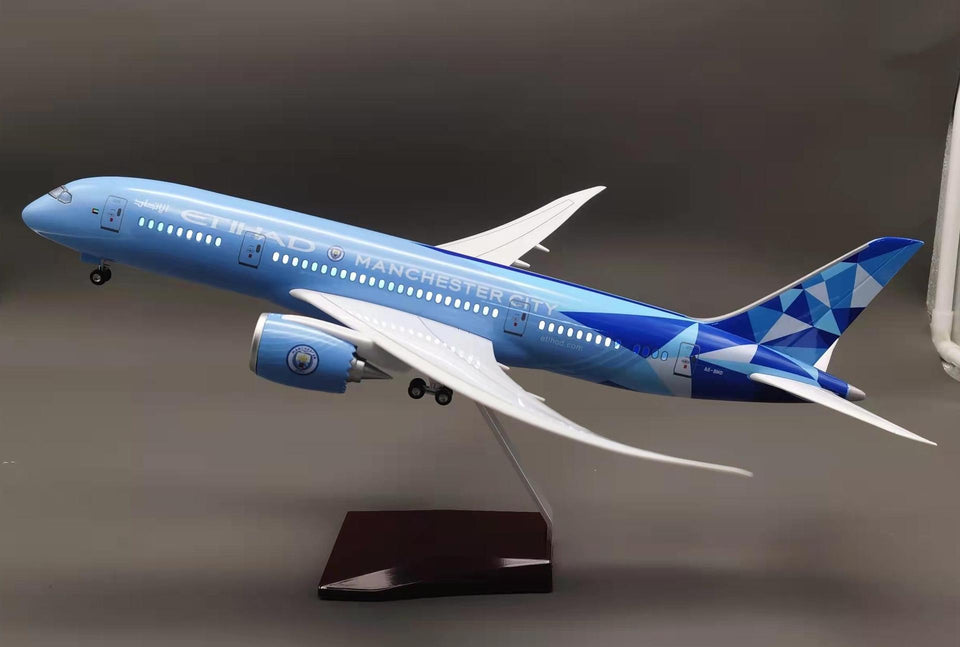 Etihad Manchester City Boeing 787 1:145 Scale Model