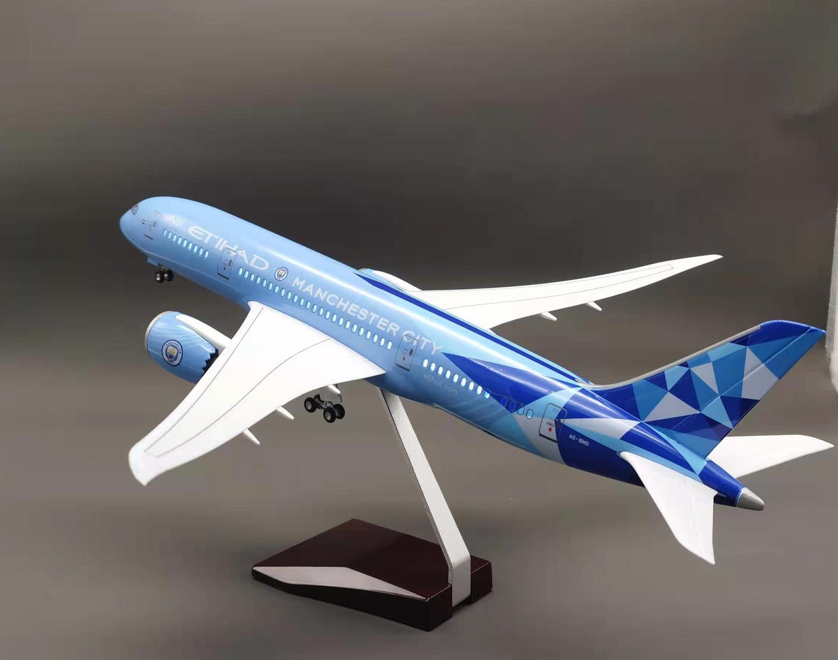 Etihad Manchester City Boeing 787 1:145 Scale Model