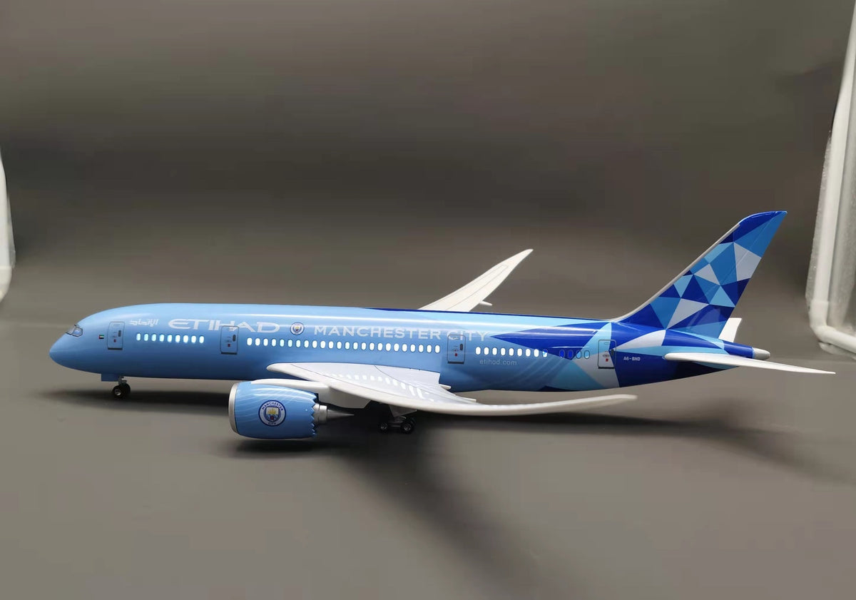 Etihad Manchester City Boeing 787 1:145 Scale Model