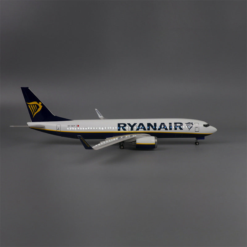Ryanair Boeing 737 1:145 Scale Model