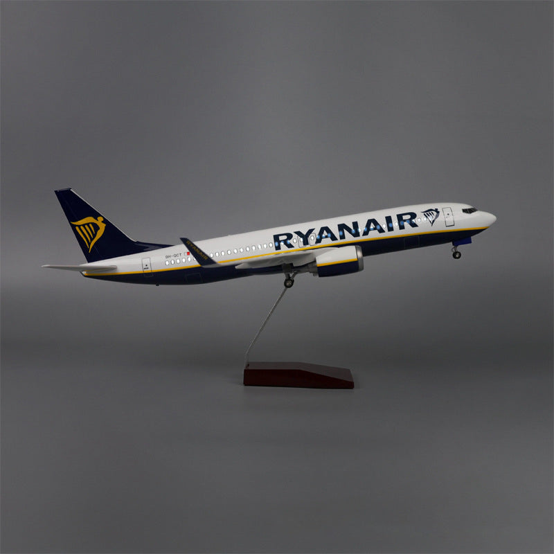 Ryanair Boeing 737 1:145 Scale Model