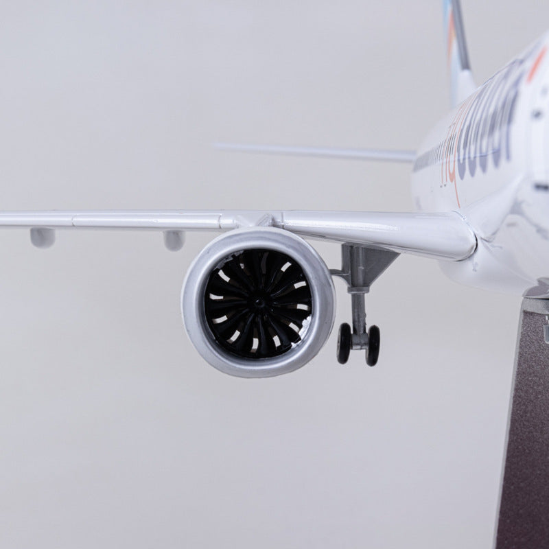 Fly Dubai Boeing 737 1:145 Scale Model