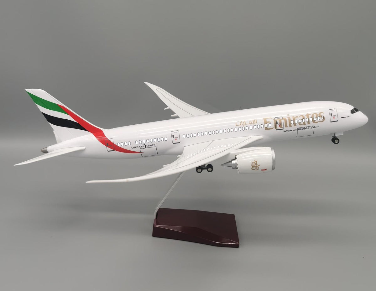 Emirates Boeing 787 1:145 Scale Model