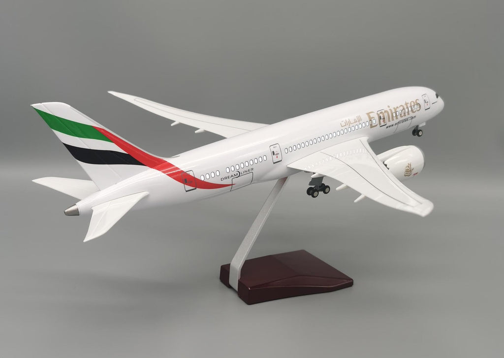 Emirates Boeing 787 1:145 Scale Model