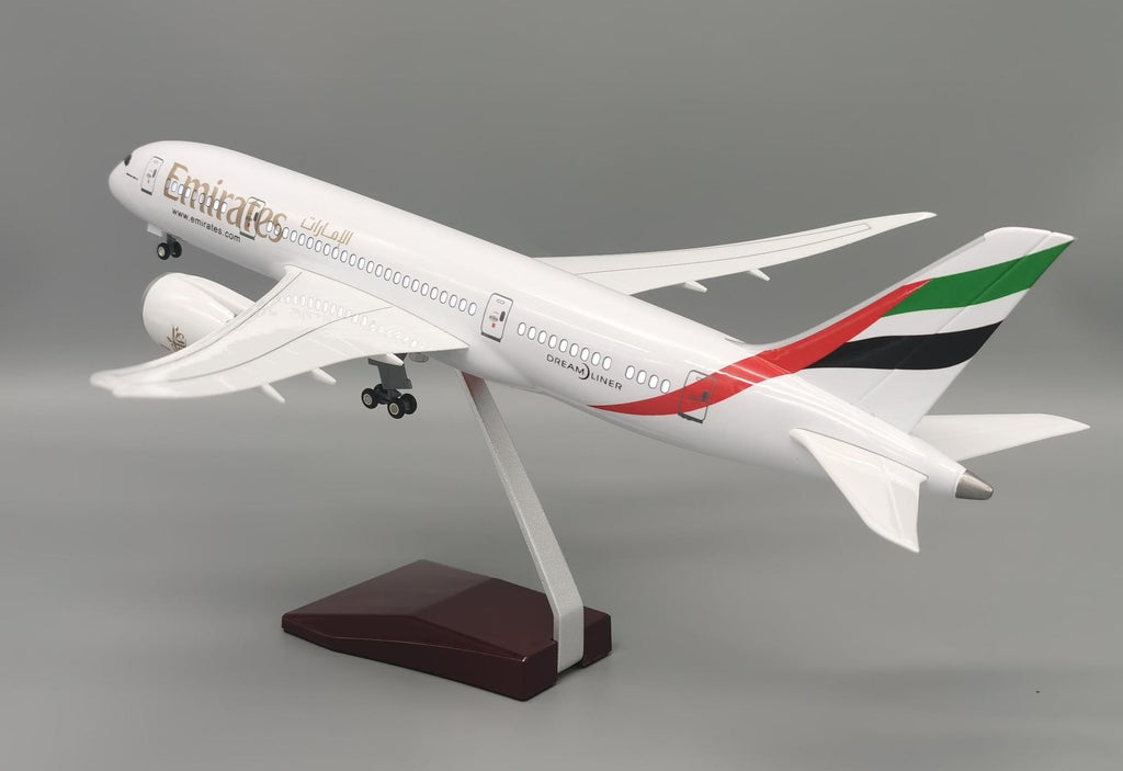 Emirates Boeing 787 1:145 Scale Model