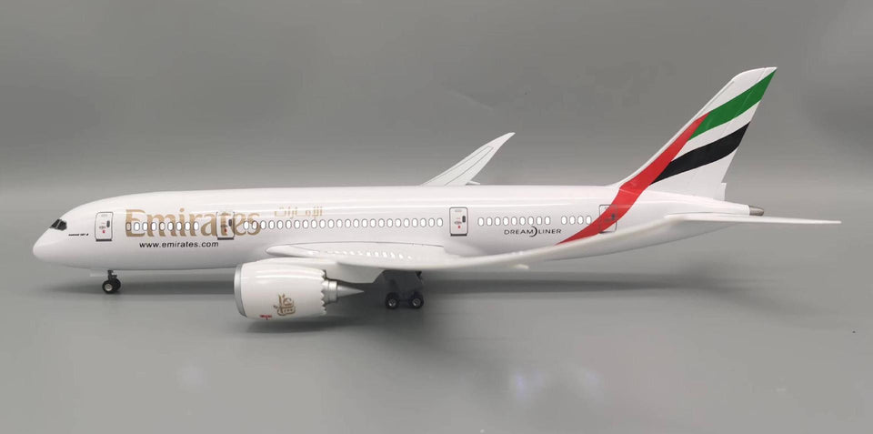 Emirates Boeing 787 1:145 Scale Model