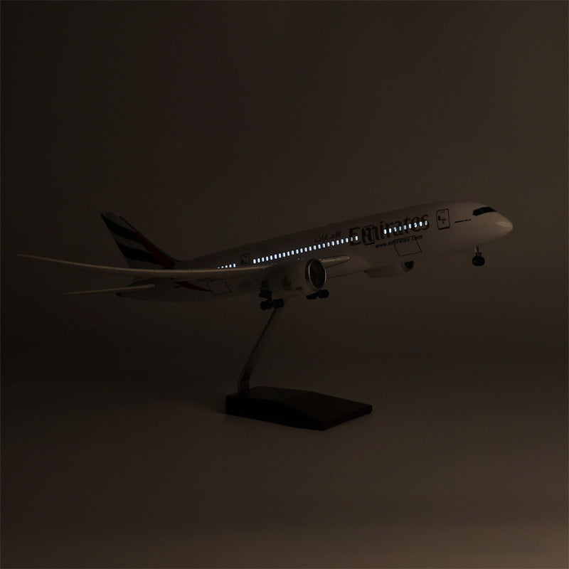 Emirates Boeing 787 1:145 Scale Model